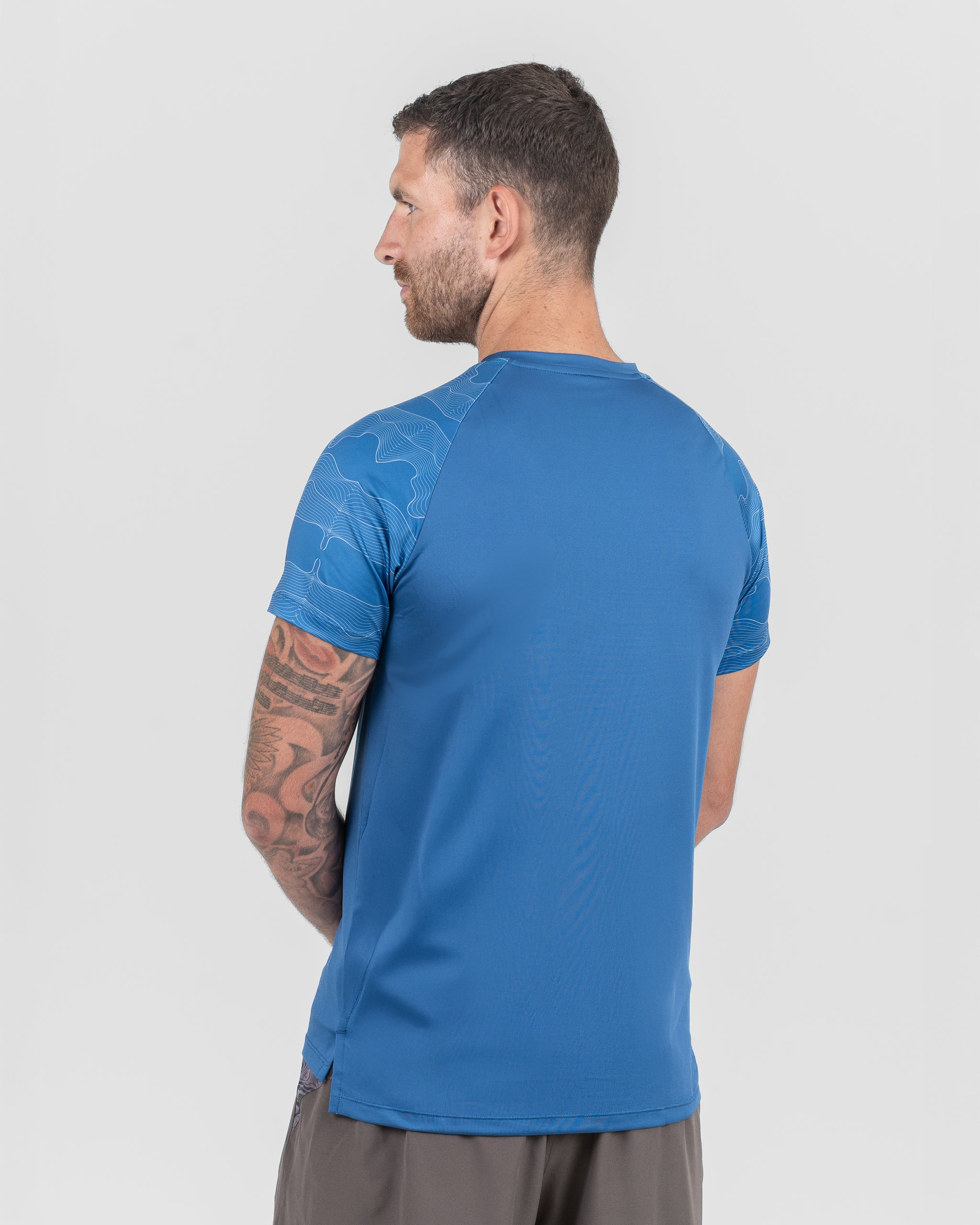 UISGE T-SHIRT
