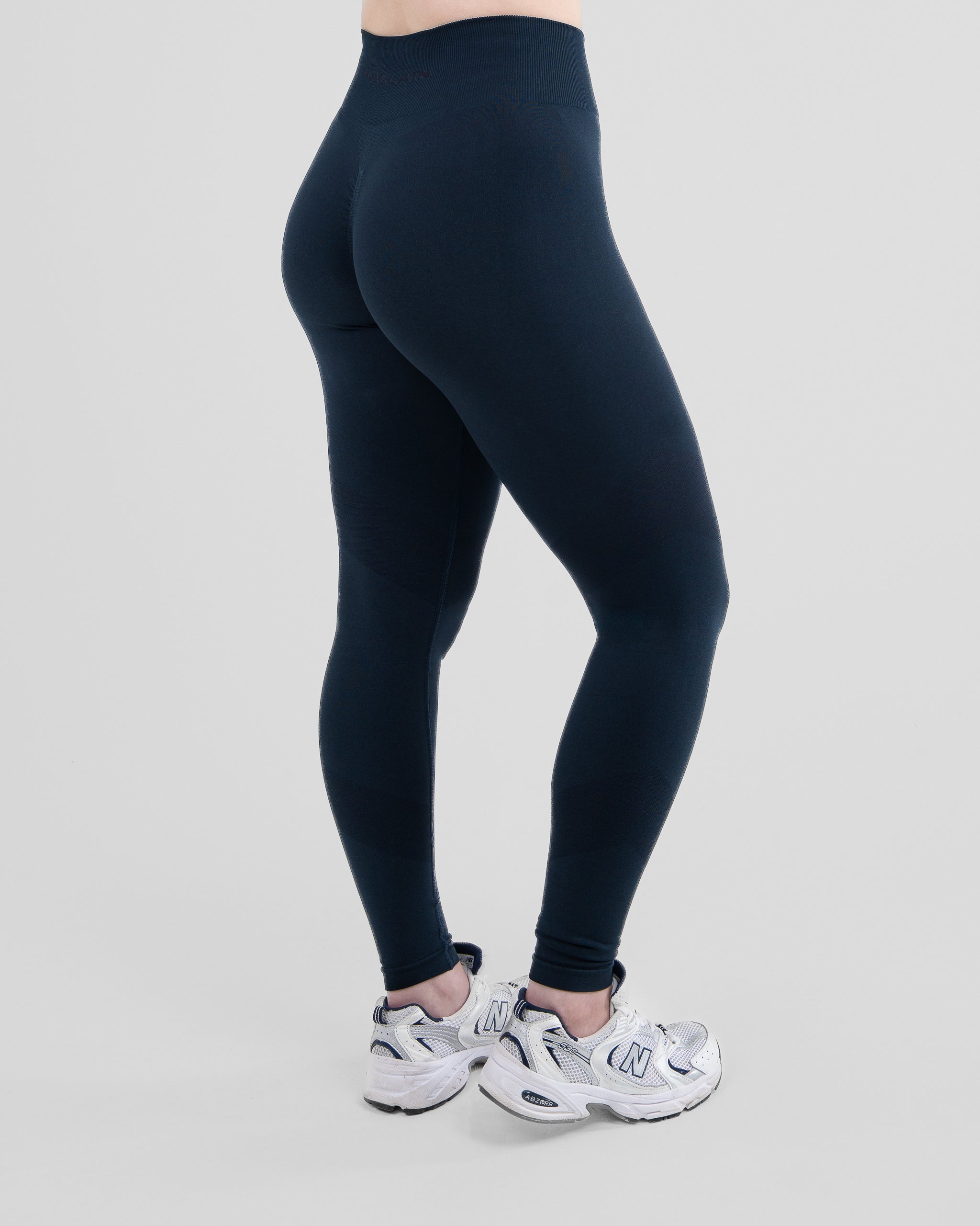 MIDNIGHT SEAMLESS LEGGINGS