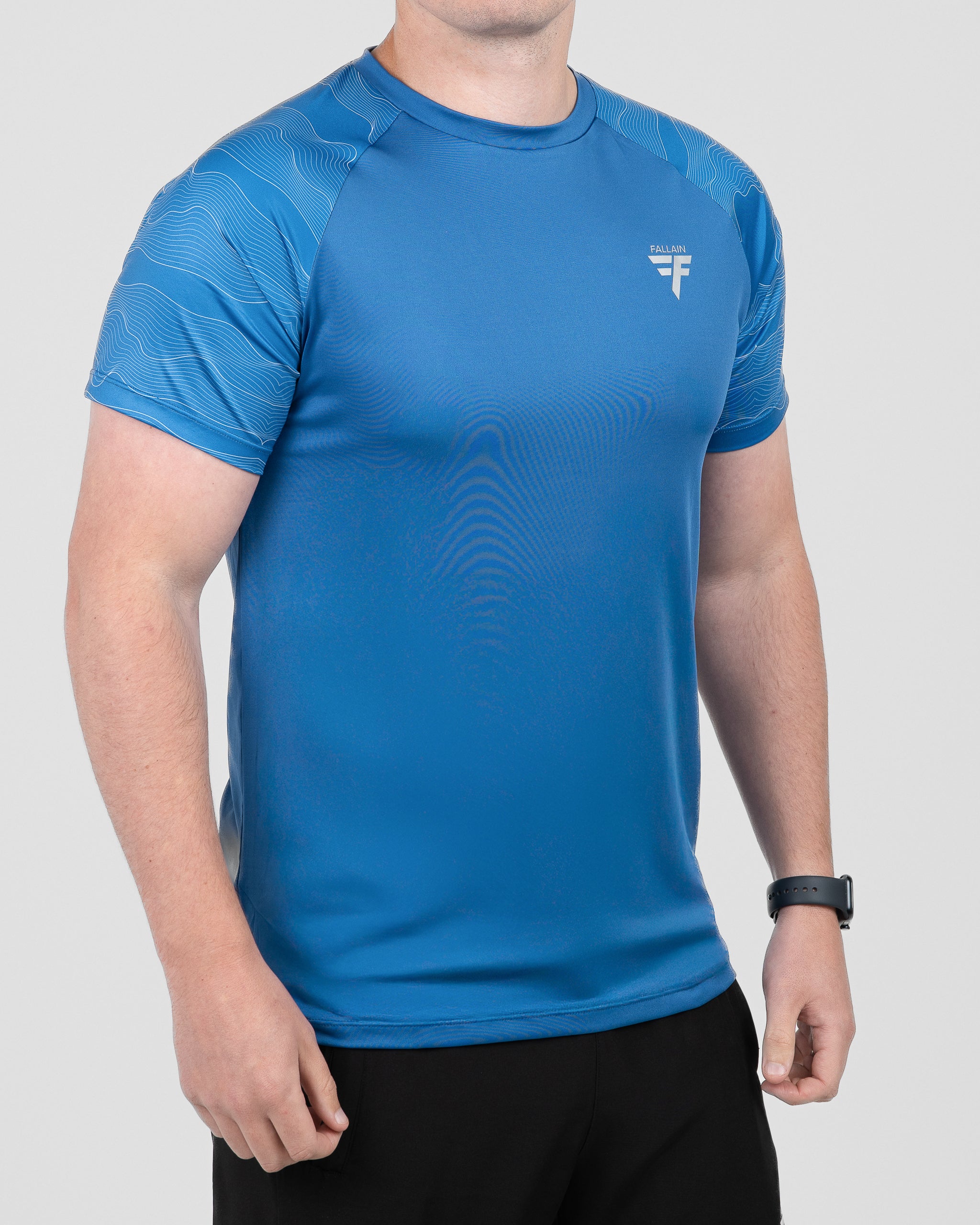 UISGE T-SHIRT